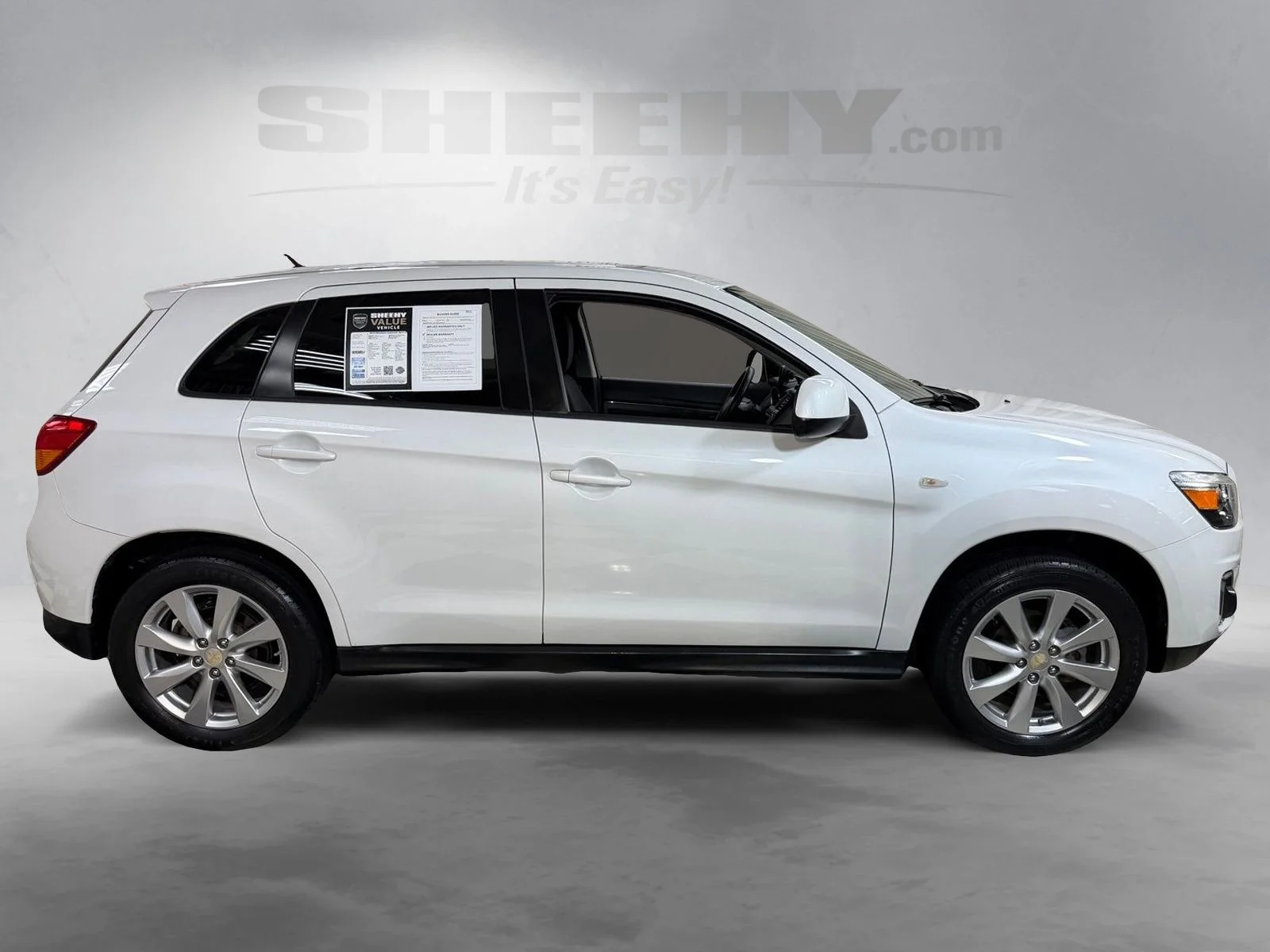Used 2015  Mitsubishi ES image 11