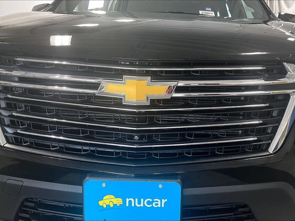 Used 2023 Mosaic Black Metallic Chevrolet LT Cloth image 32