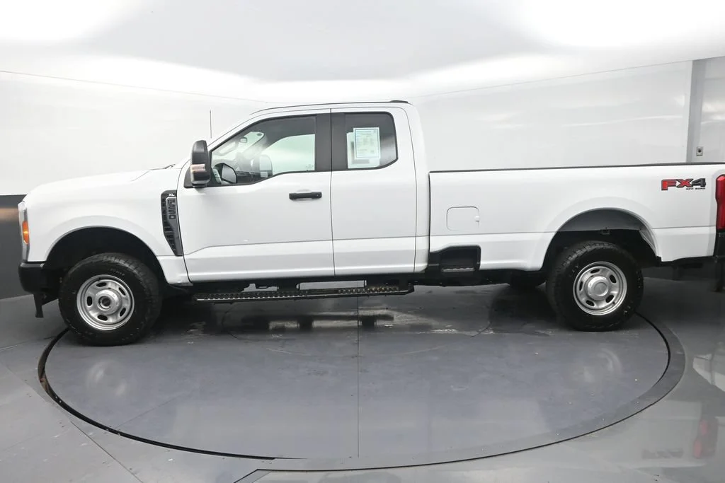 Used 2023 White Ford XL image 6