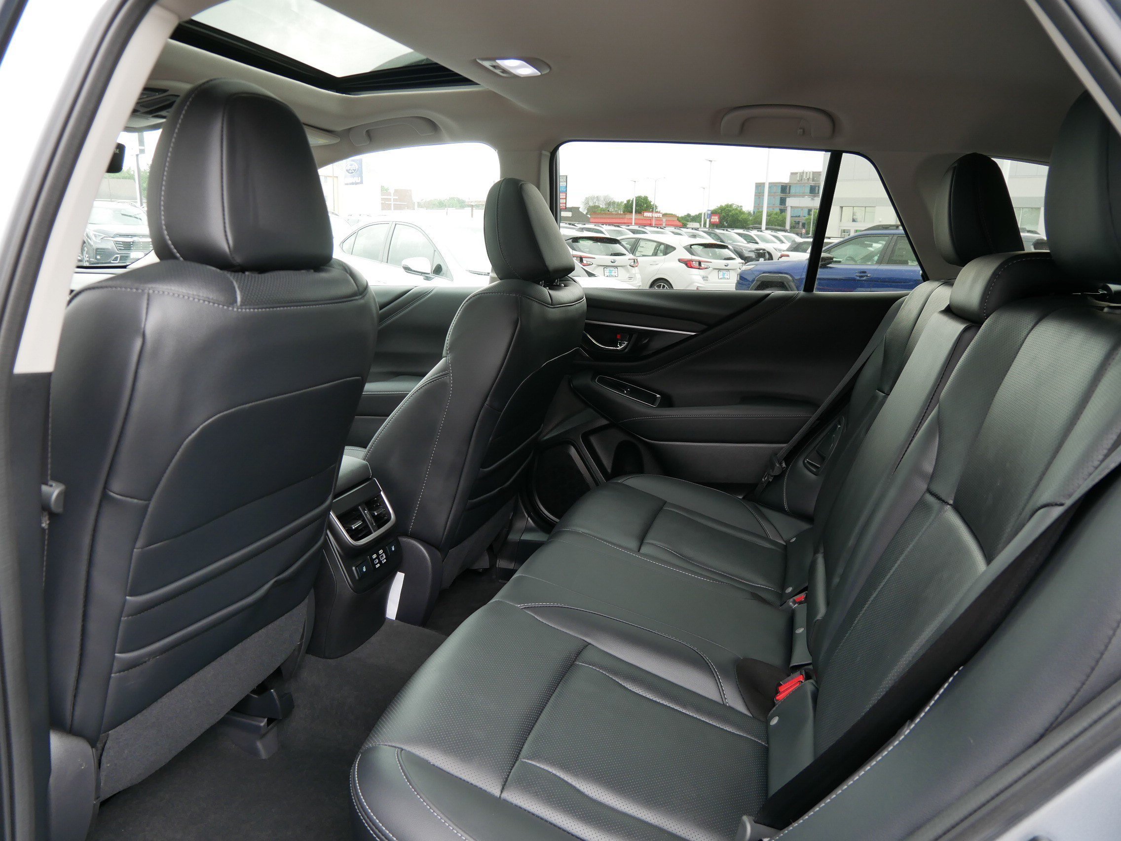 Certified Used 2025 Ice Silver Metallic Subaru Touring image 33