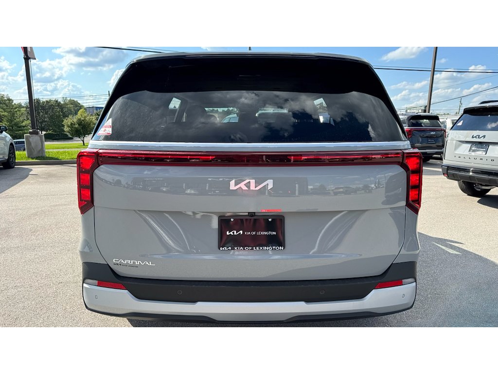 New 2027 Ceramic Silver Kia LXS image 5