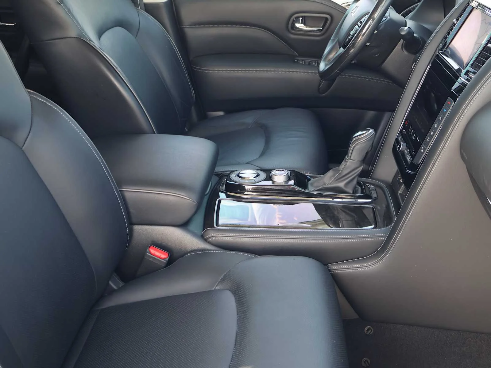 Certified Used 2021 Black Obsidian INFINITI LUXE image 10