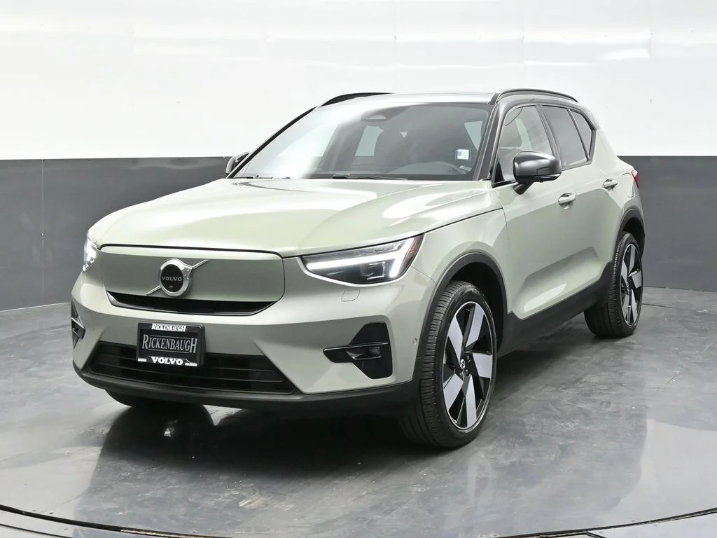 Certified Used 2023 Green Volvo Ultimate image 2