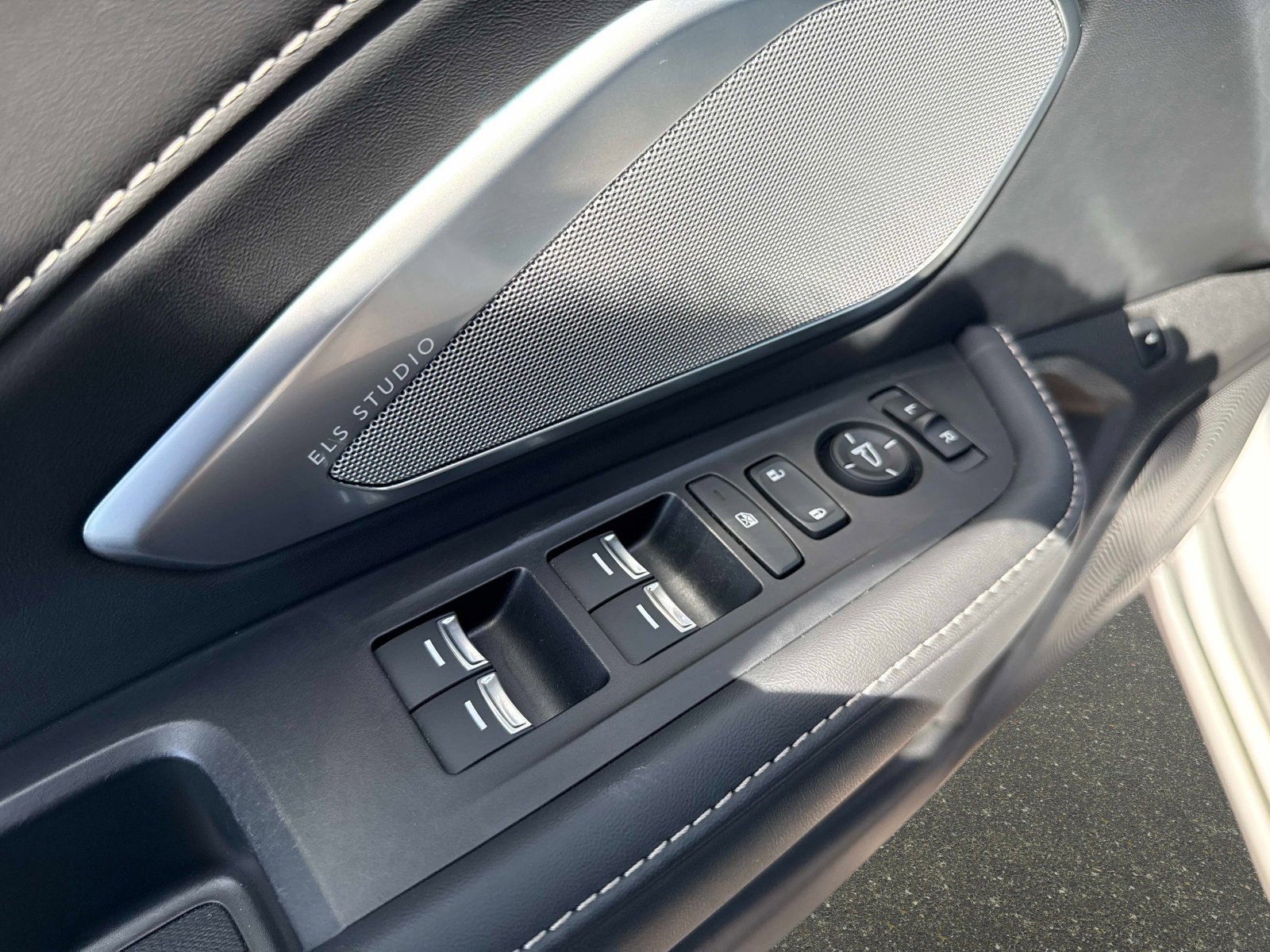 Used 2023  Acura w/Technology Package image 17