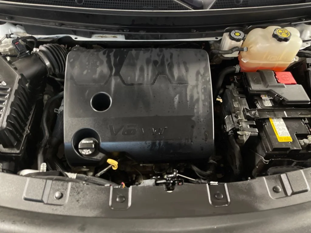 Used 2020 White Buick Essence image 10