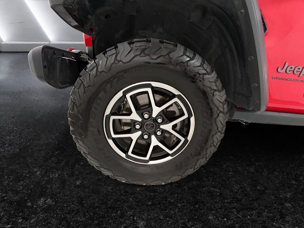 Used 2025 Red Jeep Rubicon image 27