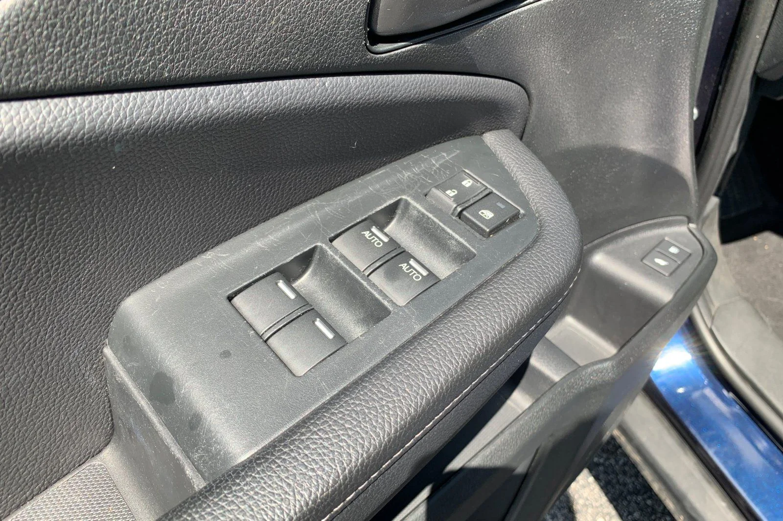 Certified Used 2023 Blue Honda EX-L image 14