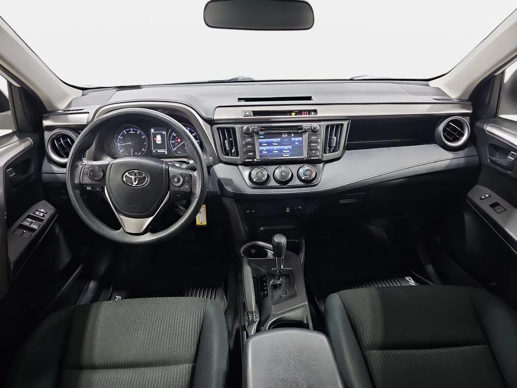 Used 2017 White Toyota LE image 10