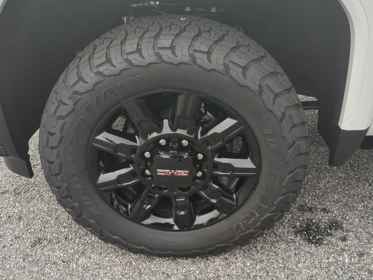 New 2026 Summit White GMC AT4 image 34