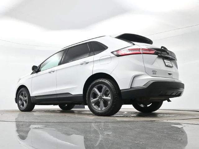Used 2024 Oxford White Ford SEL image 28
