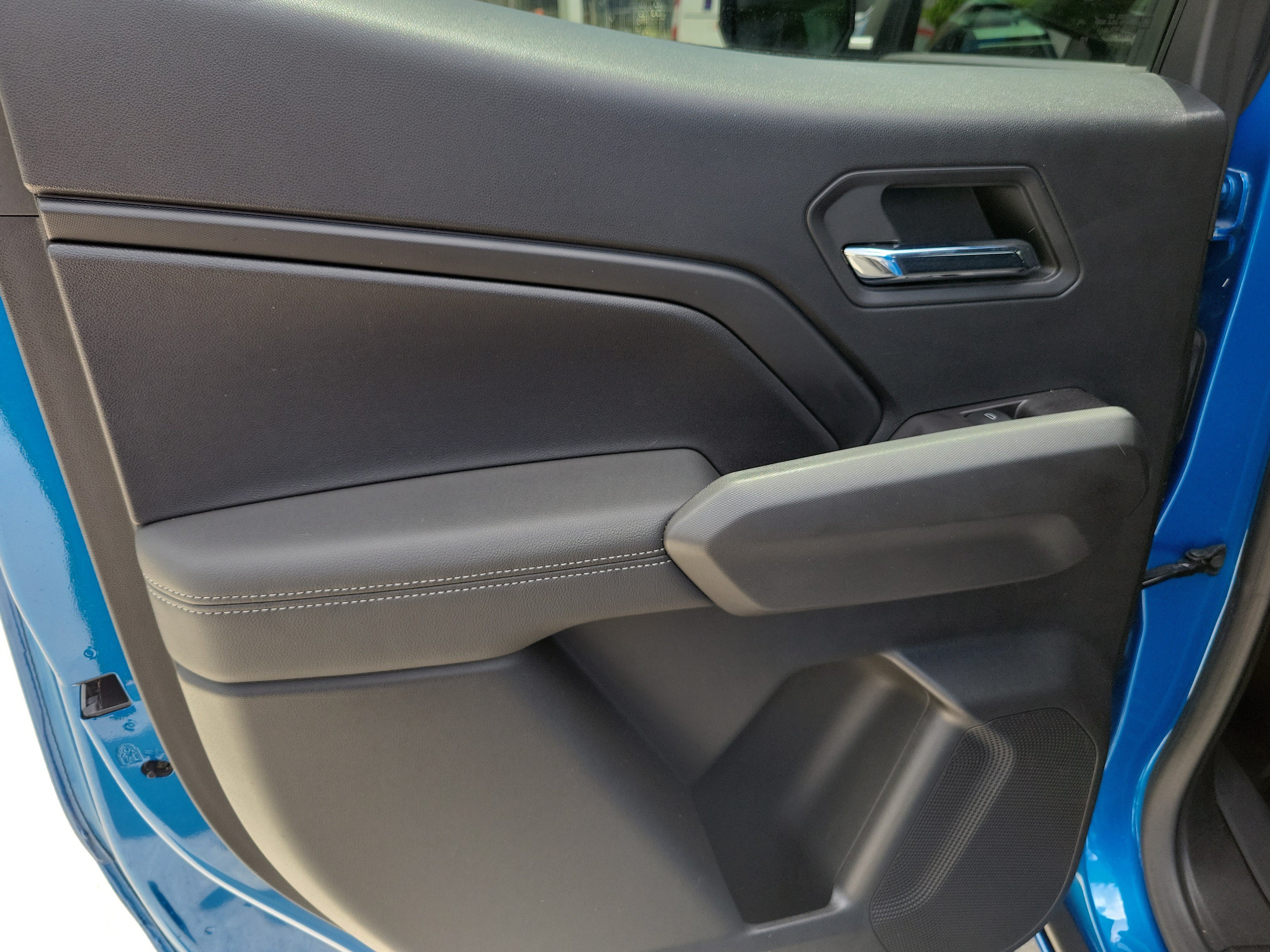 Used 2023 Glacier Blue Metallic Chevrolet 2WD LT image 10