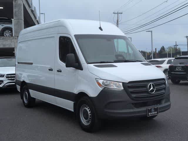 Used 2025 Arctic White Mercedes-Benz  image 2