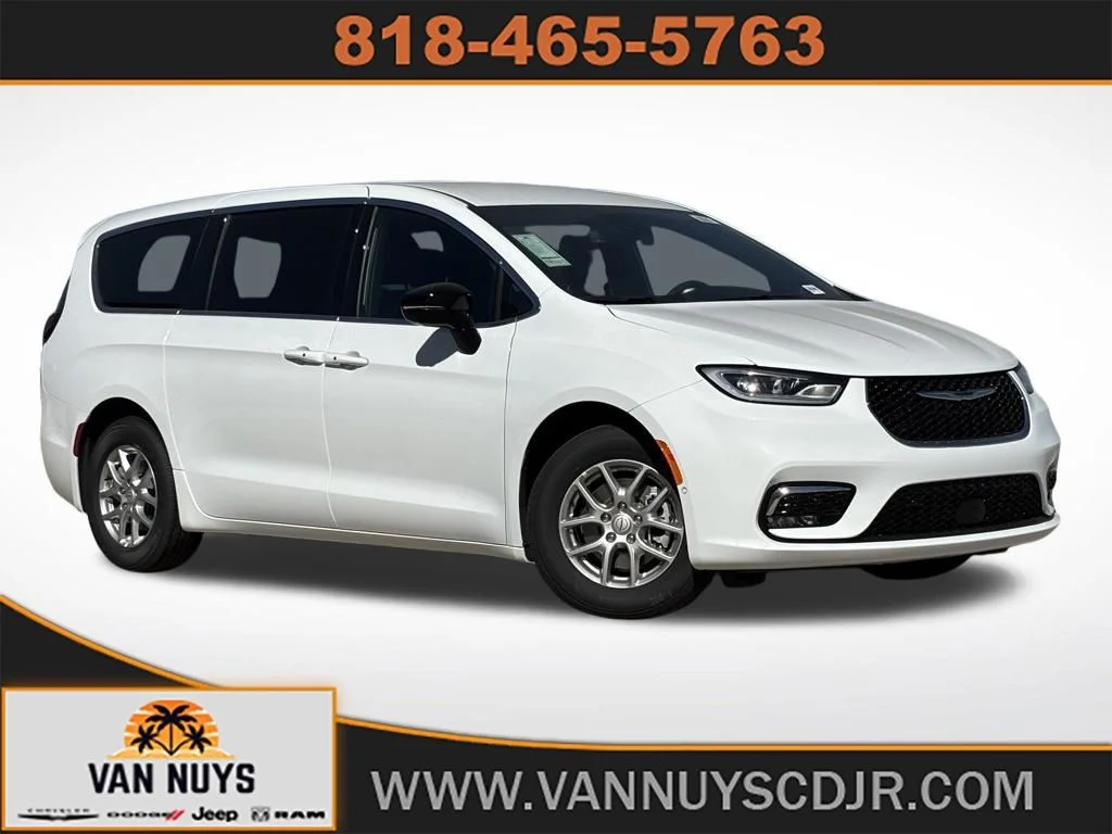 2026 Chrysler Pacifica Select's photo