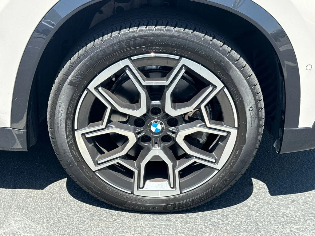 Used 2026 Beige BMW xDrive28i image 7