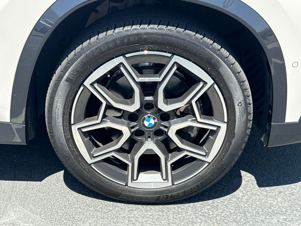 Used 2026 Dune Grey Metallic BMW xDrive28i image 7