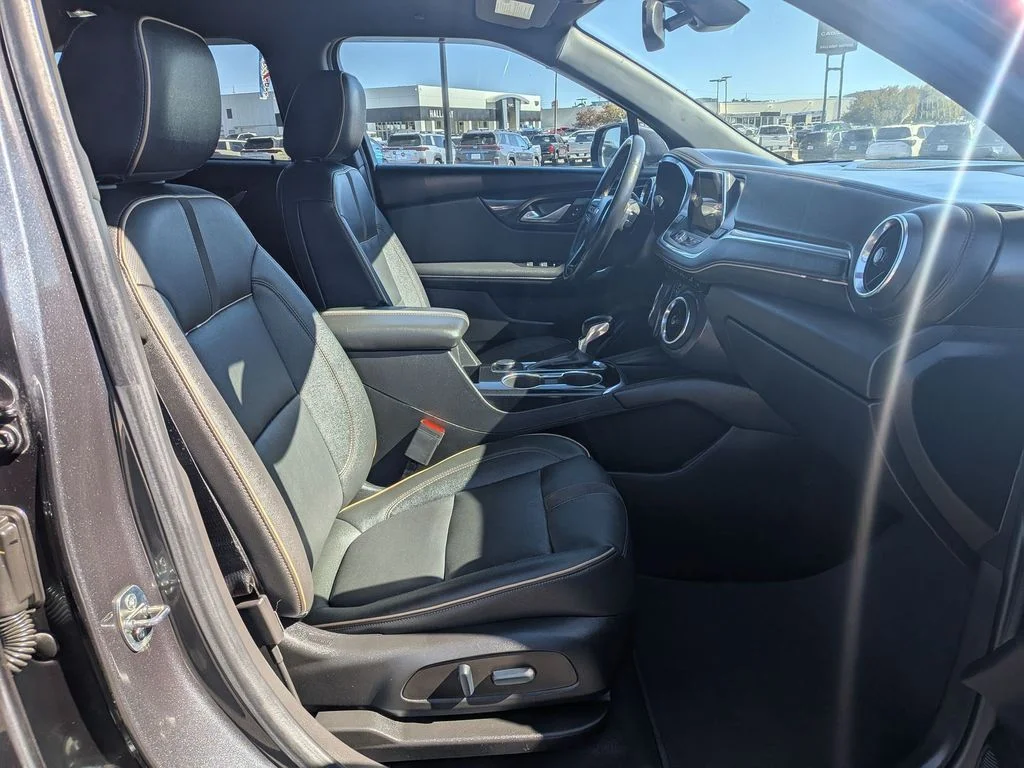 Used 2022 Iron Gray Metallic Chevrolet Premier image 23