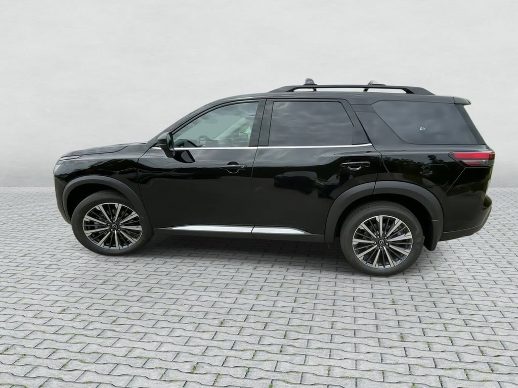 New 2026 Black Nissan Platinum image 5