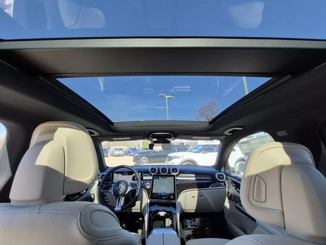 New 2026 Polar White Mercedes-Benz GLC 300 image 21
