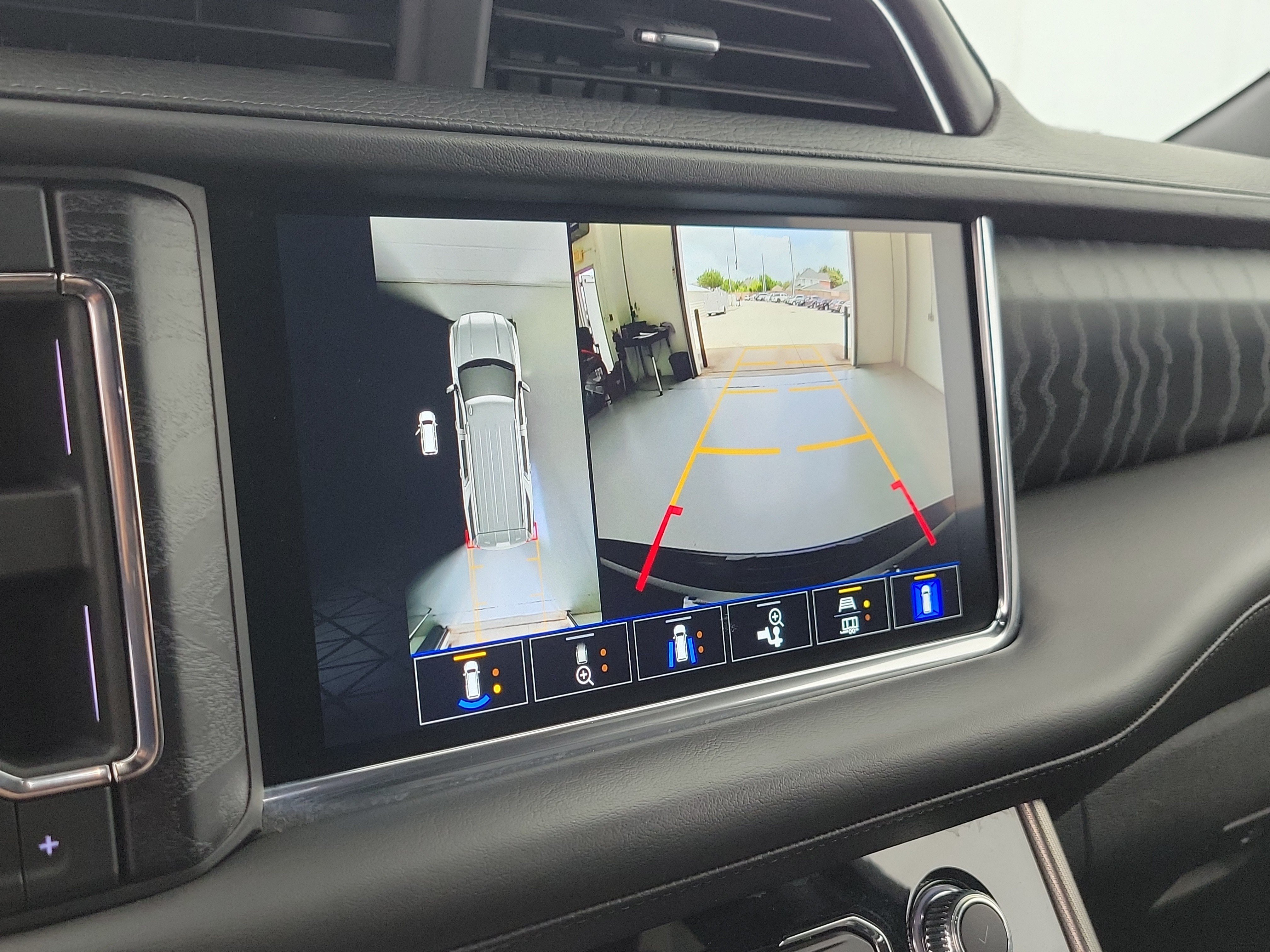 Used 2023 Onyx Black GMC Denali image 30