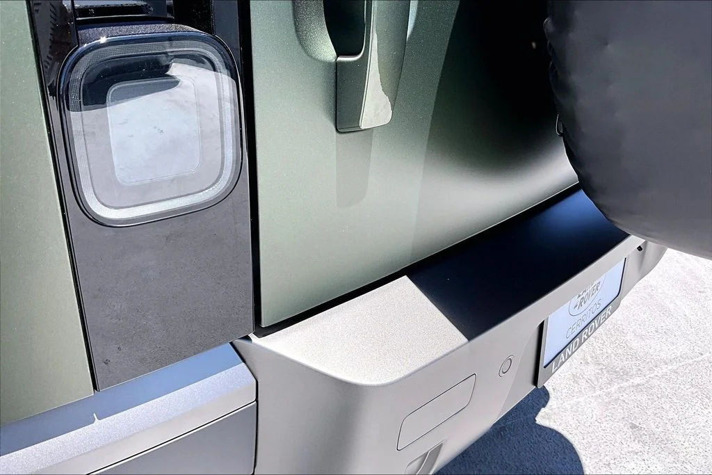 New 2026 Green Land Rover S image 9