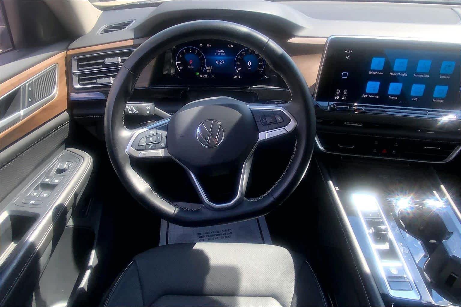 Used 2025 Pure Gray Volkswagen 2.0T SE w/Technology image 6