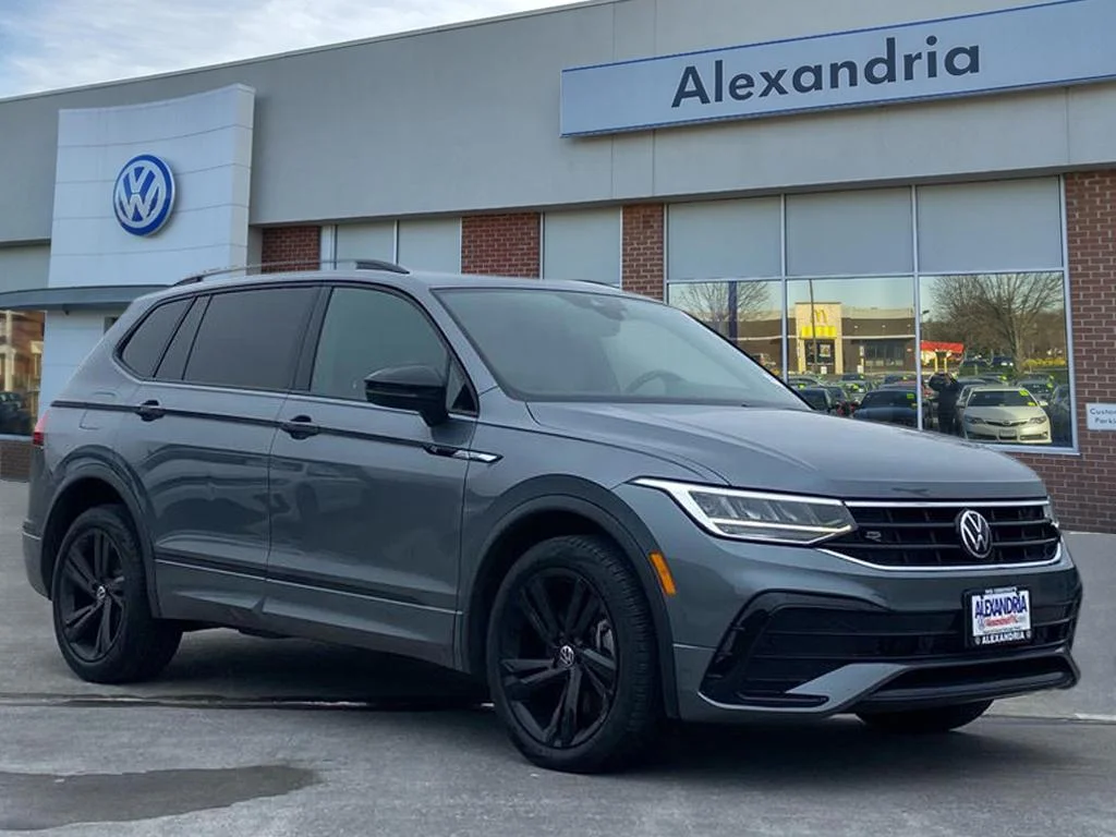 2023 Volkswagen Tiguan SE R-LINE BLACK