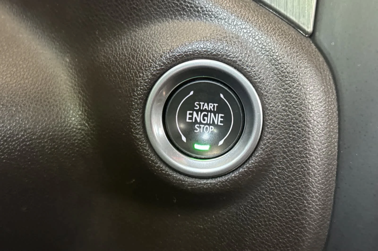 Used 2020 Onyx Black GMC Denali image 25