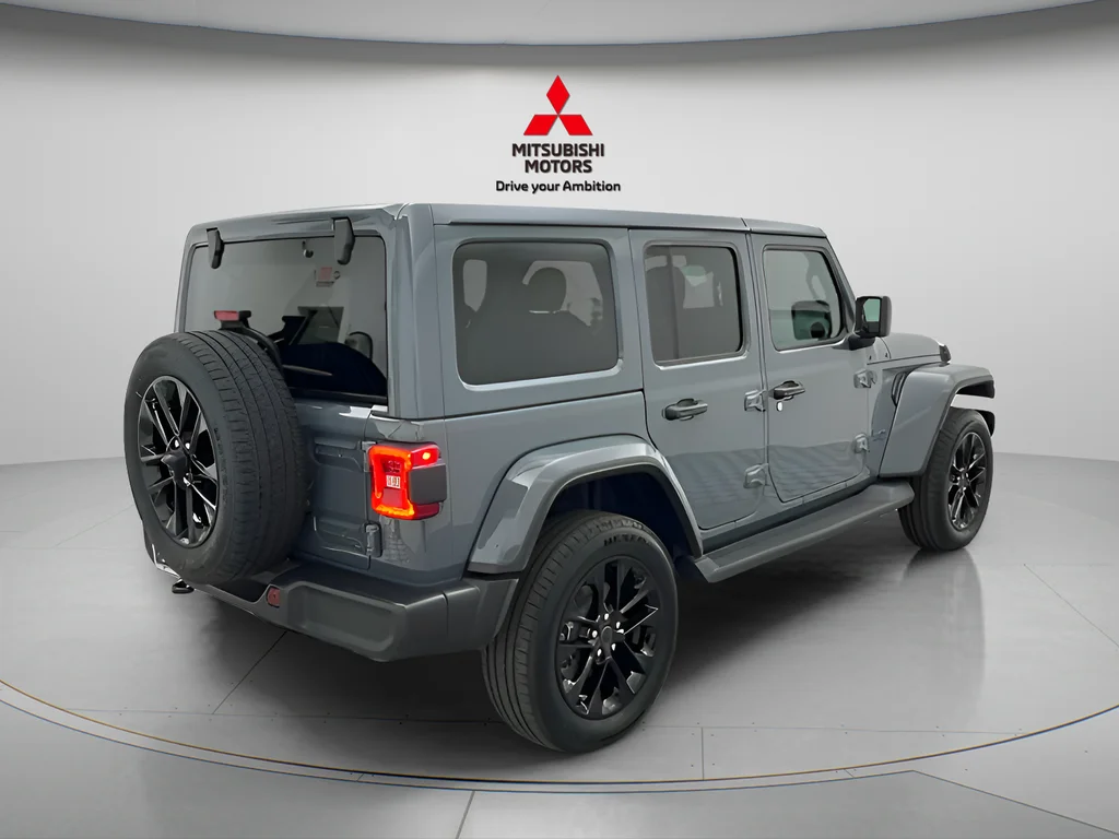 Used 2025 Anvil Clear Coat Jeep Sahara 4xe image 4