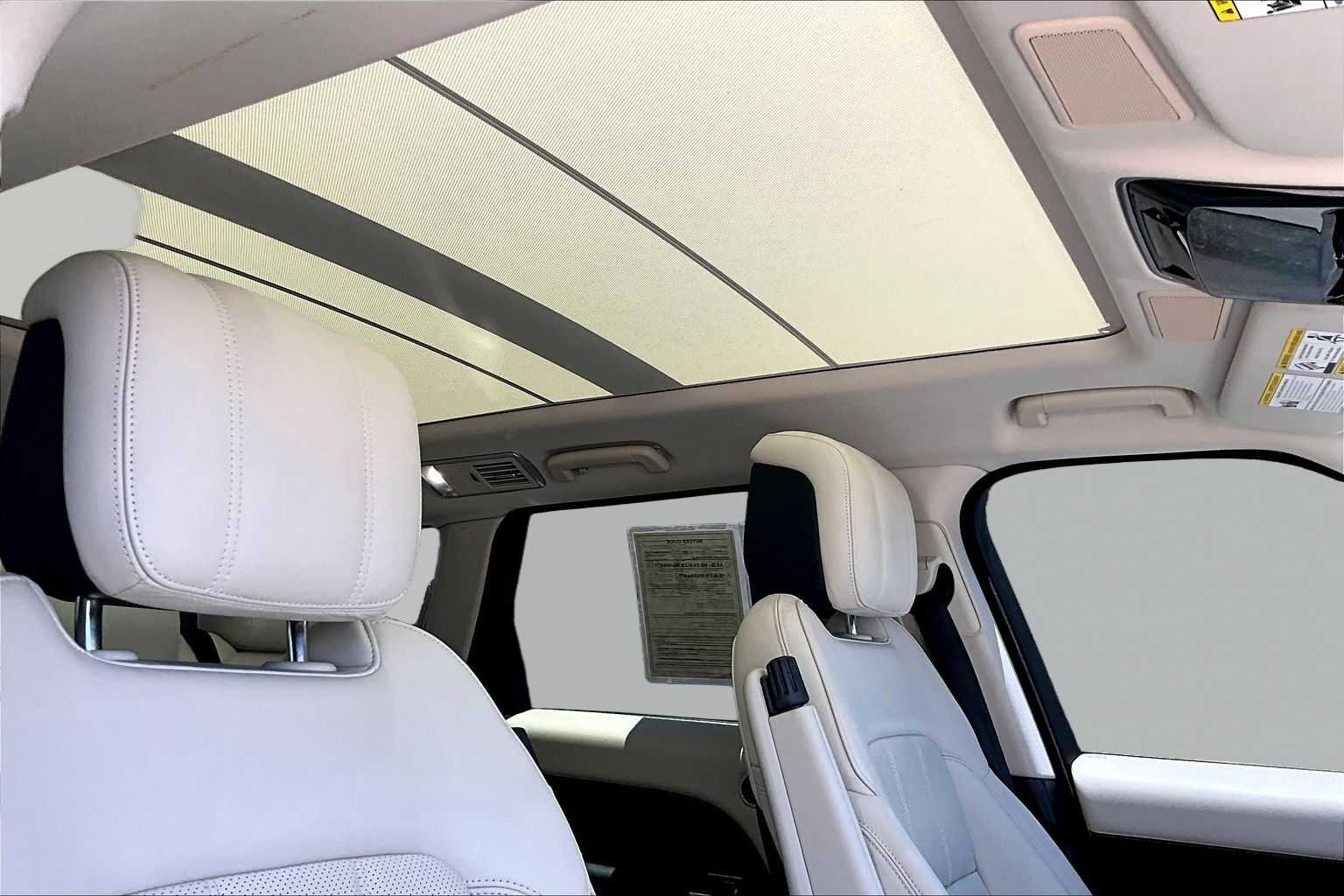Used 2022 Ethereal Frost Silver Land Rover HSE Silver Edition image 14