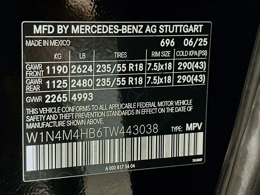 Used 2026 Black Mercedes-Benz GLB 250 image 30