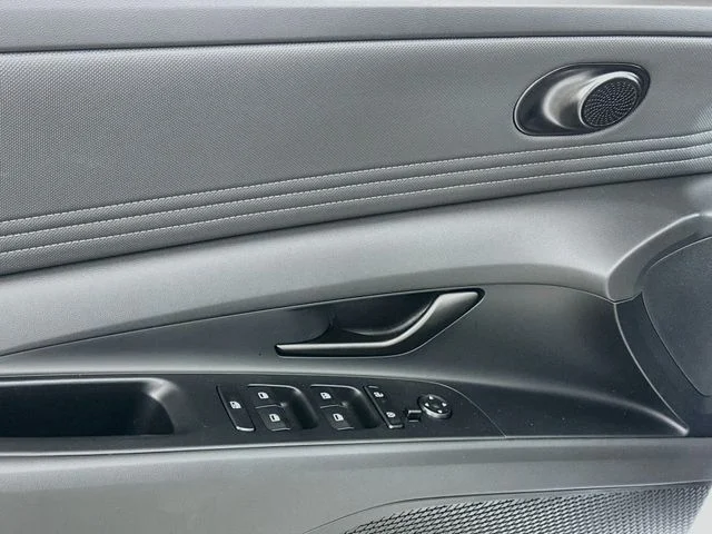 New 2026 White Hyundai SEL Sport image 10