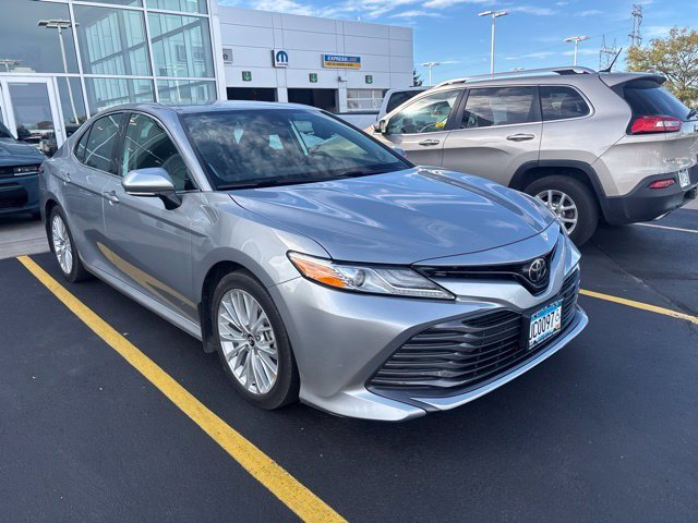 Used 2019 Silver Toyota XLE image 1