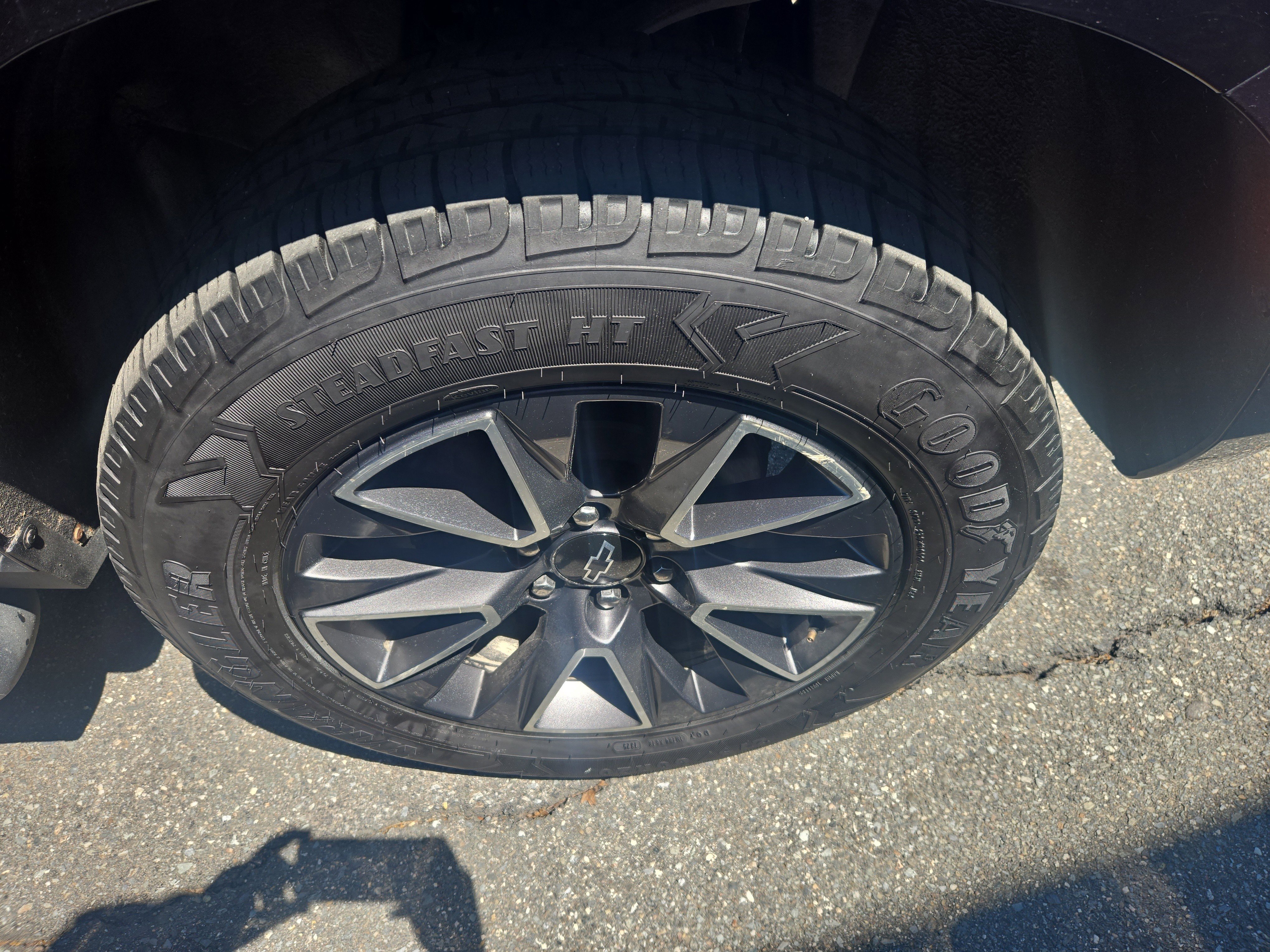 Used 2022 Midnight Blue Metallic Chevrolet Z71 image 4