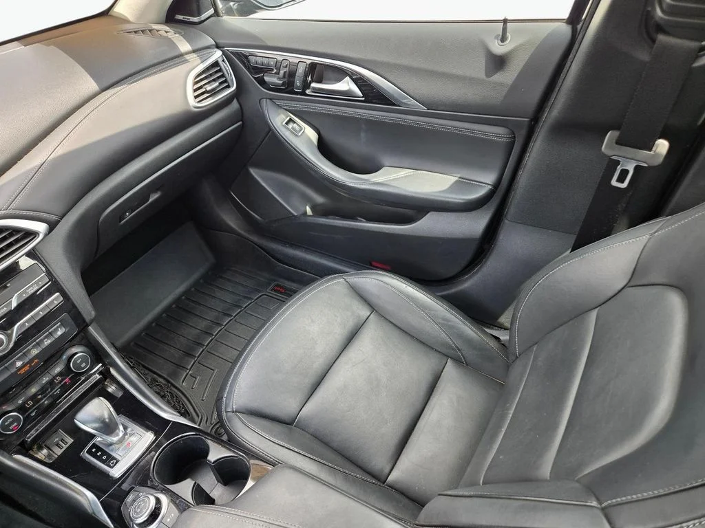 Used 2018 Black INFINITI Premium image 18