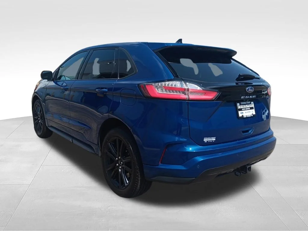 Used 2023 Blue Metallic Ford ST Line image 5