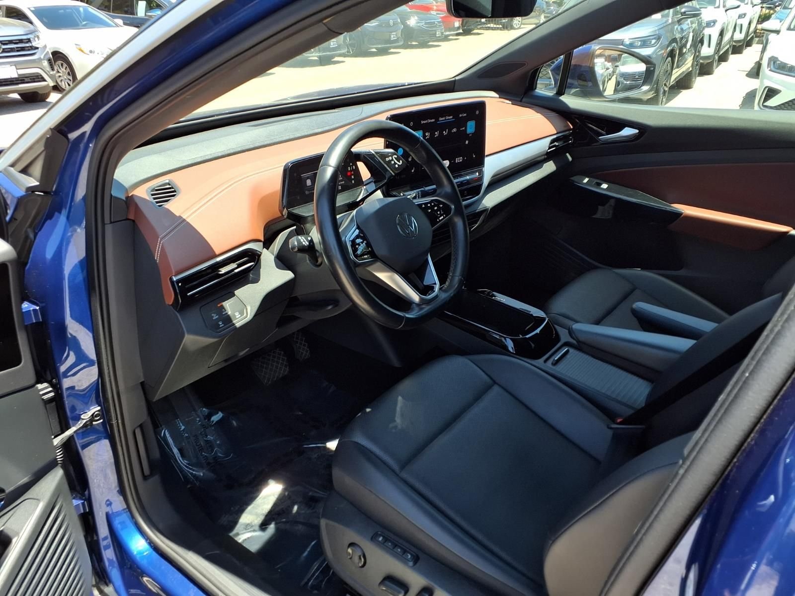 Used 2022 Blue Volkswagen Pro S image 16