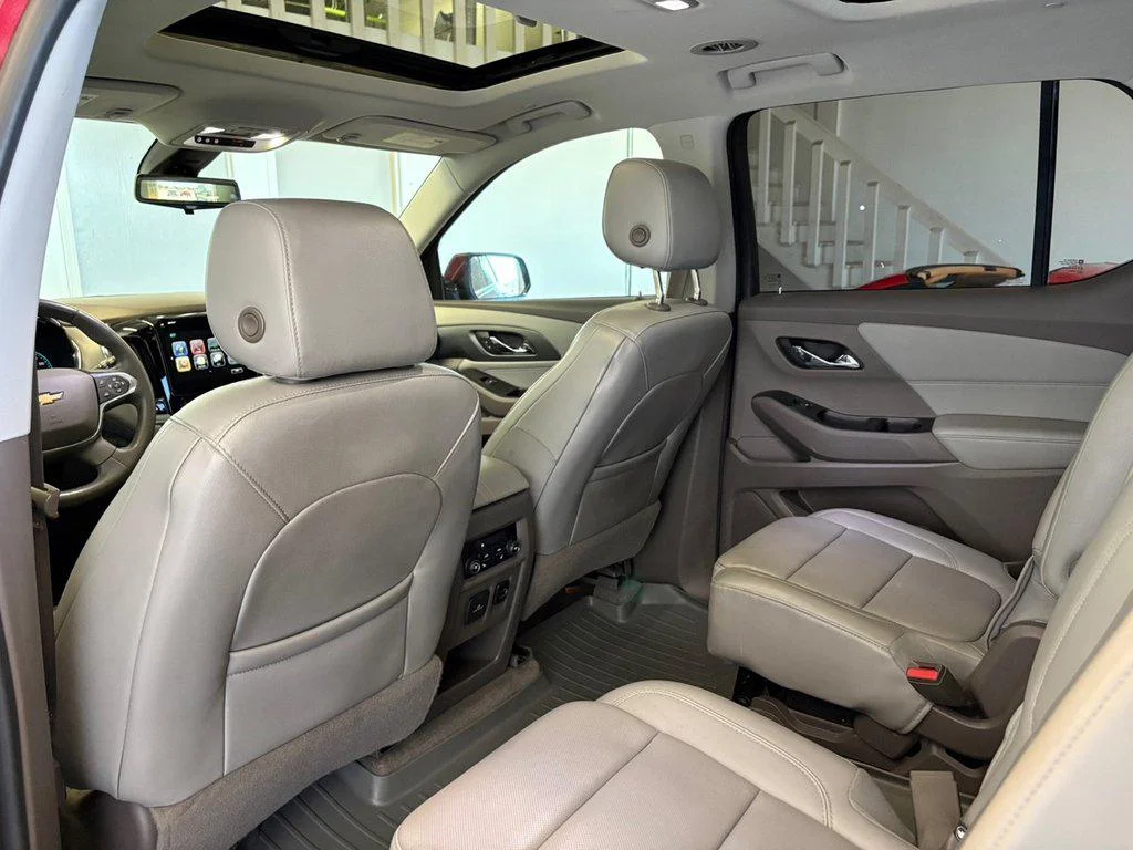 Used 2018 Cajun Red Tintcoat Chevrolet PREMIER image 26