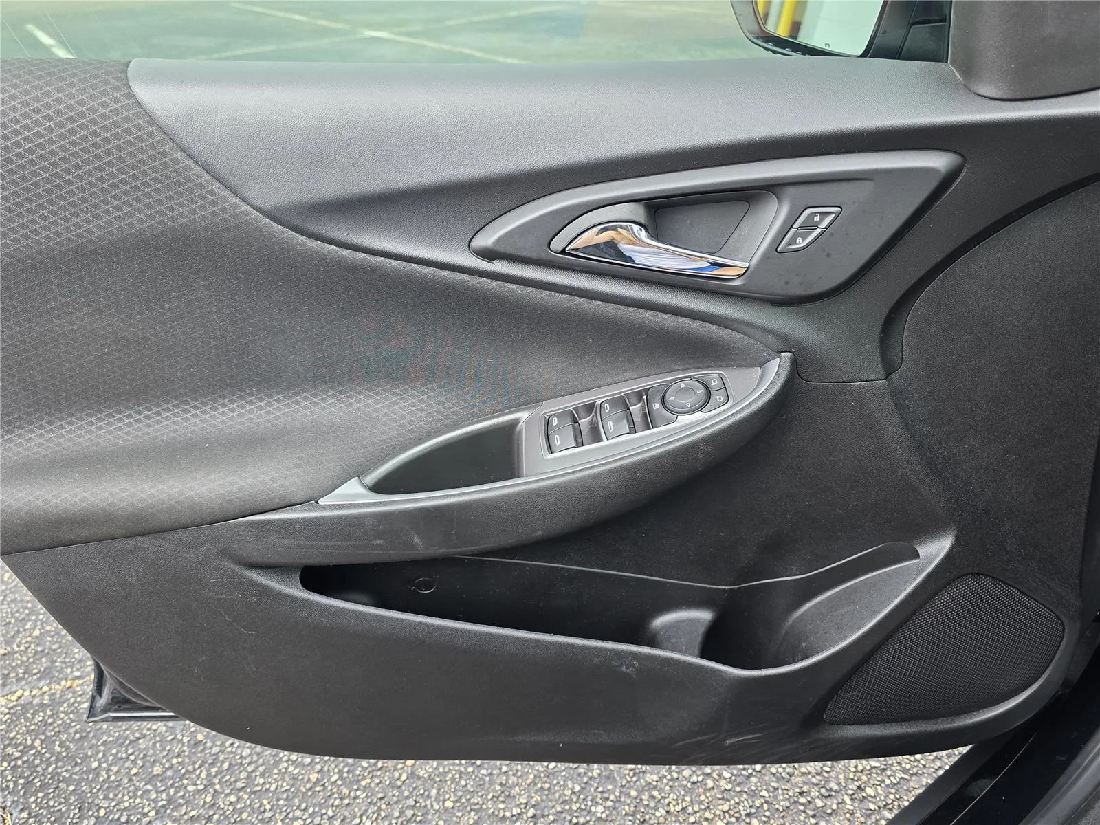 Used 2024 Mosaic Black Metallic Chevrolet RS image 27