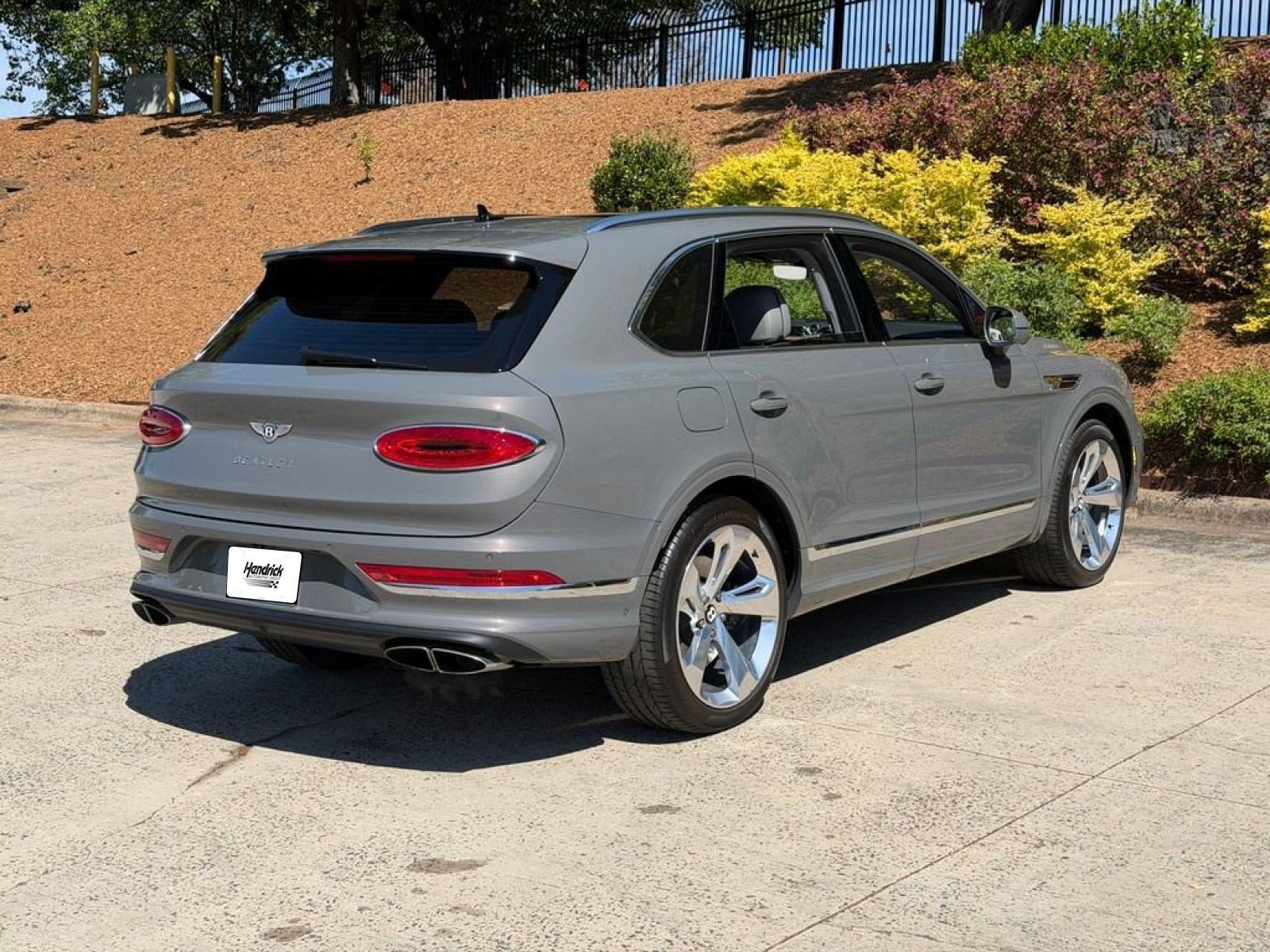 Used 2025 Gravity Gray Bentley Azure image 8