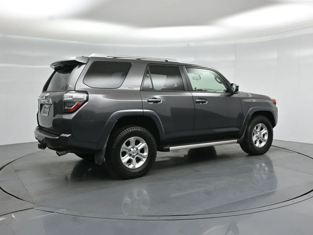Used 2014 Gray Toyota SR5 image 23