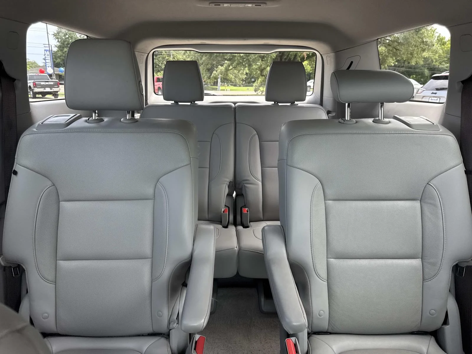 Used 2019 White GMC SLT image 9