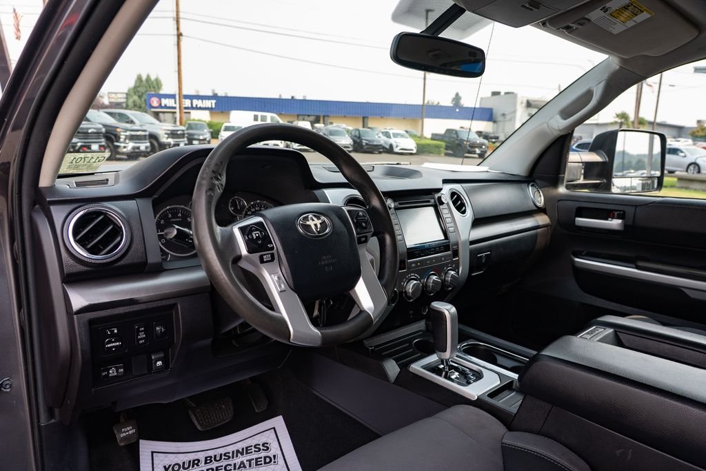 Used 2016 Magnetic Gray Metallic Toyota SR5 image 25