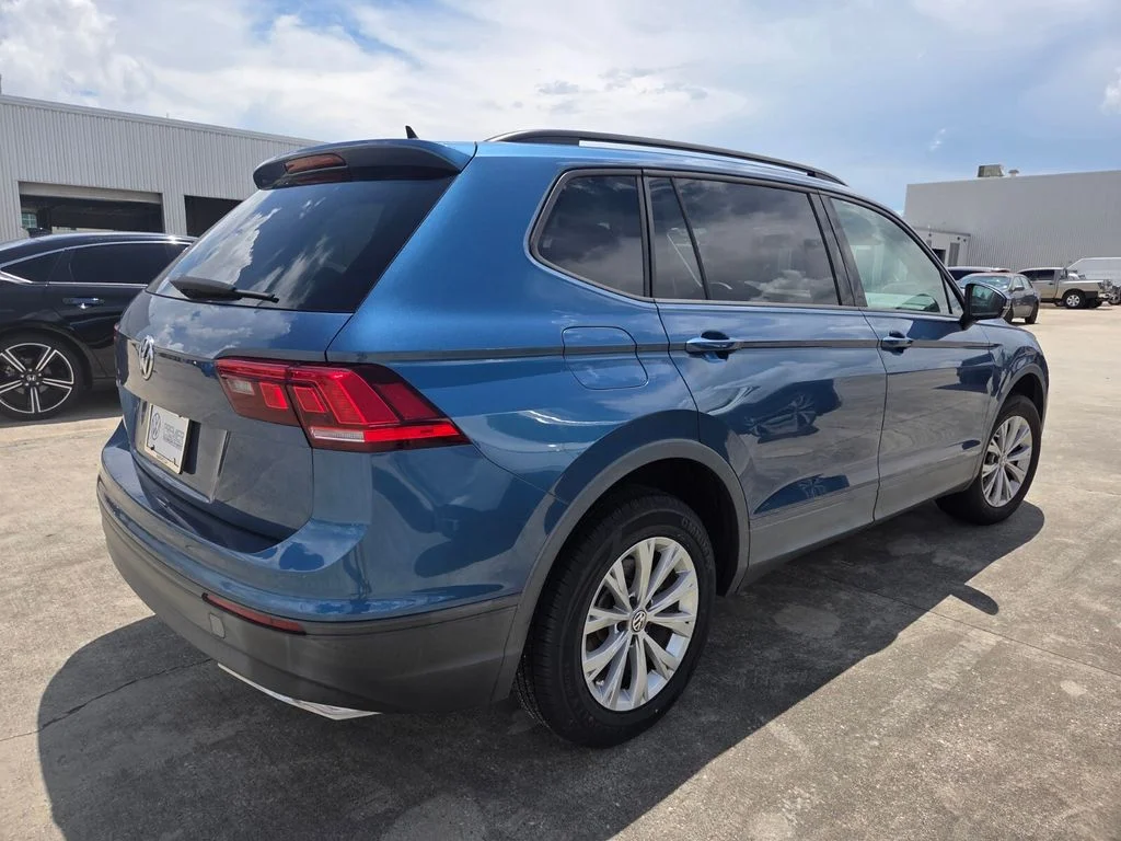 Certified Used 2020 Blue Volkswagen 2.0T S image 5