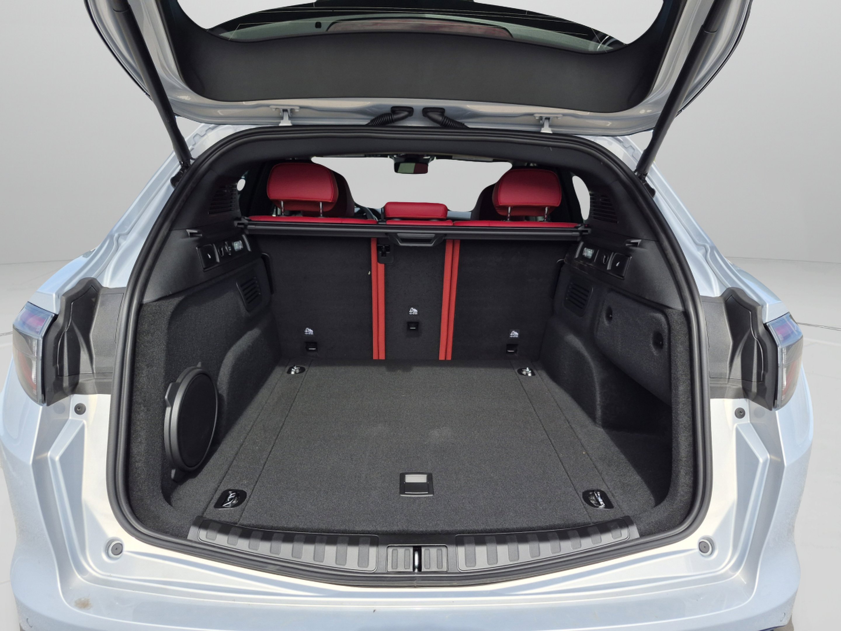 New 2026 Moonlight Gray Metallic Alfa Romeo  image 9