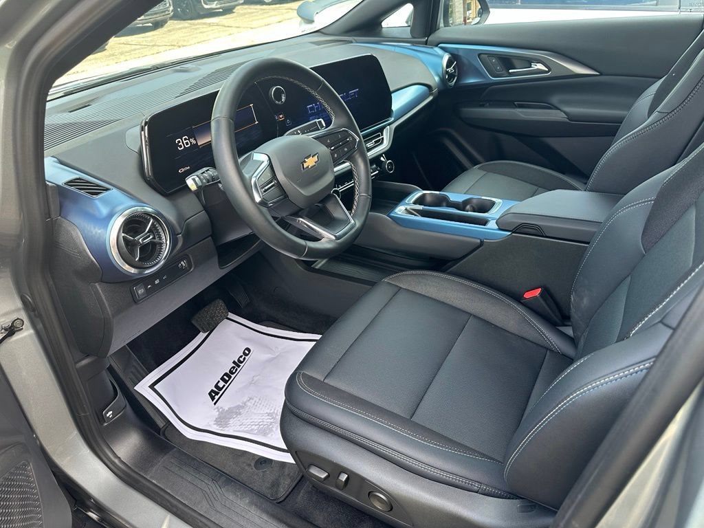 2024 Chevrolet Equinox EV LT - Photo 10