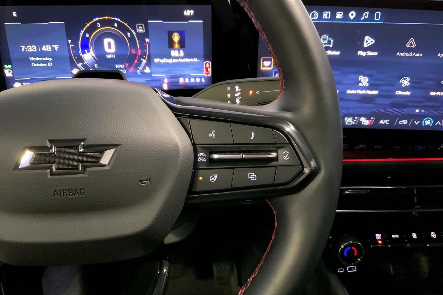 Used 2024 Iridescent Pearl Tricoat Chevrolet FWD RS image 22