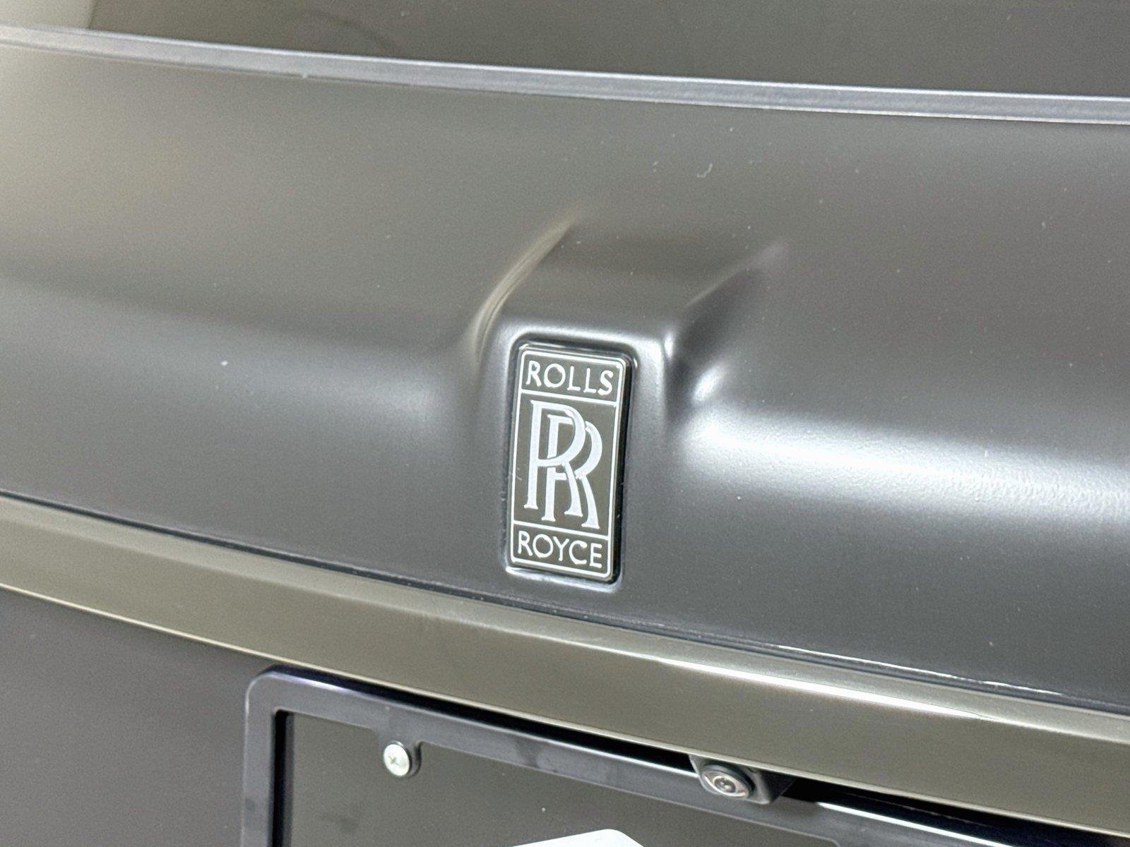Used 2023 Gunmetal Rolls-Royce Black Badge | Rear Entertainment | 26