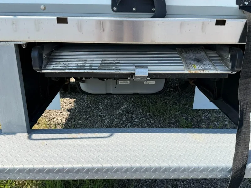 New 2026 Oxford White Ford 15-ft Box image 5