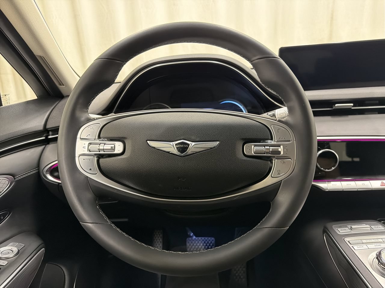2025 GENESIS GV70 Standard - Photo 16