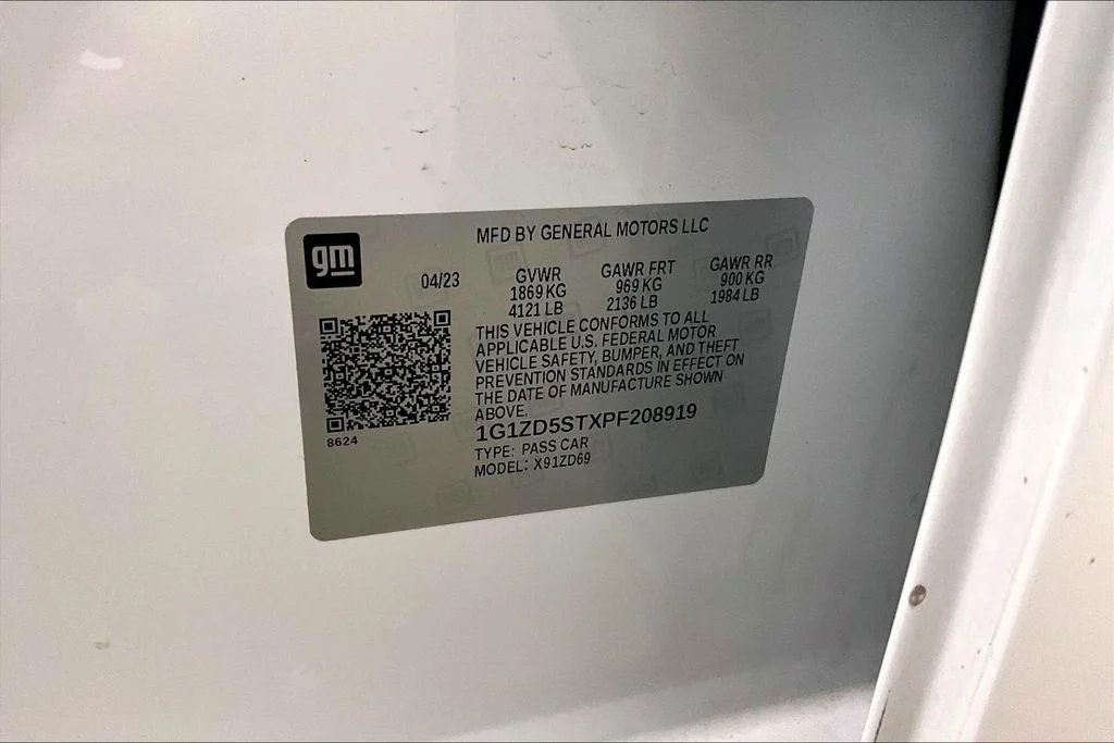 Used 2023 White Chevrolet LT image 19